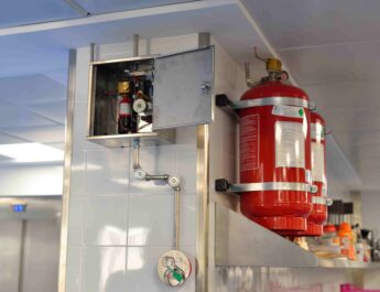 Sistemas extinción automática cocinas: cumplir la norma