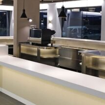Muebles para Barras de Cafetería: Materiales