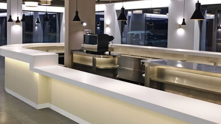 Muebles para Barras de Cafetería: Materiales