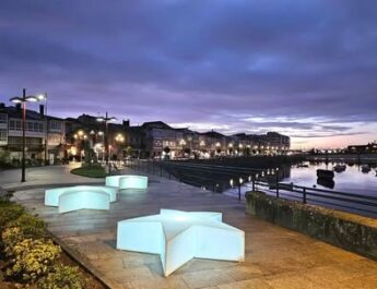 Escándalo en Baiona: tensión creciente por supuestas ventas irregulares de material público. Crisis institucional y malestar en el sector pesquero.