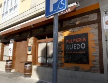 Incendio en el sistema extractor obliga al cierre temporal de una reconocida pulpería en Vilagarcía. Impacto de un incidente