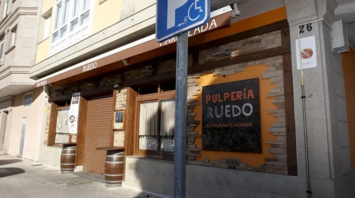 Incendio en el sistema extractor obliga al cierre temporal de una reconocida pulpería en Vilagarcía. Impacto de un incidente