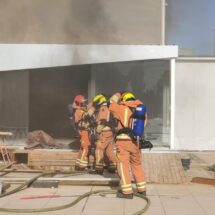 Incendio en un local en obras del centro comercial Bonaire: reflexión sobre seguridad y prevención. Una mañana de tensión
