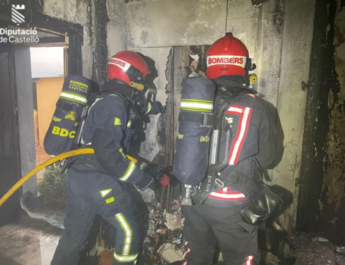 Bomberos actúan rápidamente tras incendio en un hostal de Vinaròs, Castellón