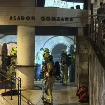 Alerta por incendio en un restaurante de Santiago: lecciones clave sobre seguridad en cocinas profesionales