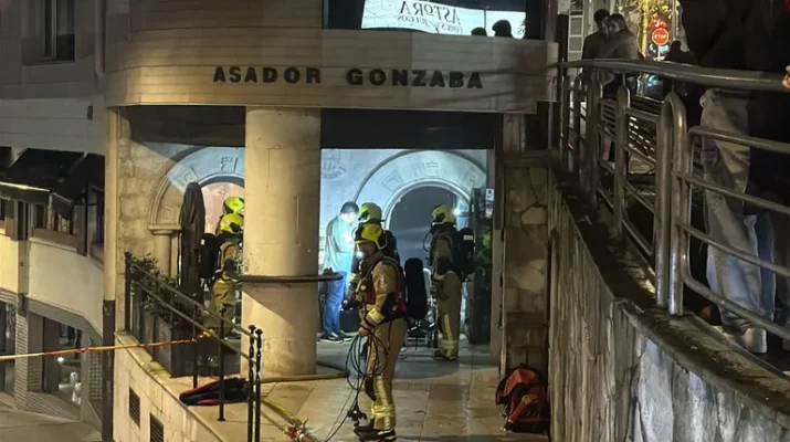 Alerta por incendio en un restaurante de Santiago: lecciones clave sobre seguridad en cocinas profesionales