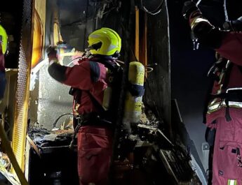 Cuantiosos daños materiales tras un incendio nocturno en un restaurante de la zona monumental
