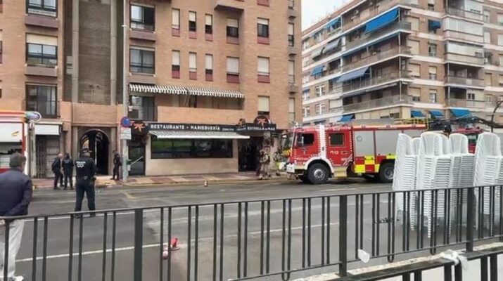 Incendio en restaurante del Infante Juan Manuel de Murcia provoca desalojos urgentes y alarma vecinal. Un fuego inesperado