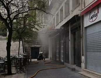 Incendio en cocina de bar junto a la catedral de Santander genera alarma y despliegue de emergencias