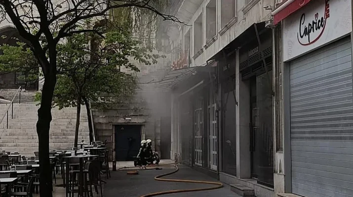 Incendio en cocina de bar junto a la catedral de Santander genera alarma y despliegue de emergencias