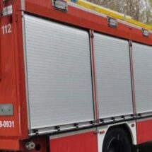 Un incendio en la cocina de un bar de San Adrián deja un trabajador intoxicado por humo. Bomberos y sanitarios actuaron rápidamente