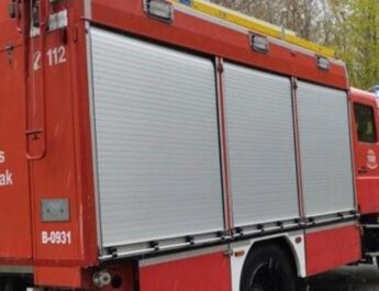 Un incendio en la cocina de un bar de San Adrián deja un trabajador intoxicado por humo. Bomberos y sanitarios actuaron rápidamente