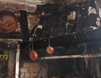 Incendio devastador obliga al cierre temporal de un histórico restaurante en Mijas. Un suceso que sacude a la hostelería local.