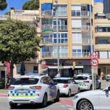 Un incendio en un restaurante de Blanes obliga a desalojar a los clientes y deja un herido. Emergencia en S’Auguer moviliza a Bomberos